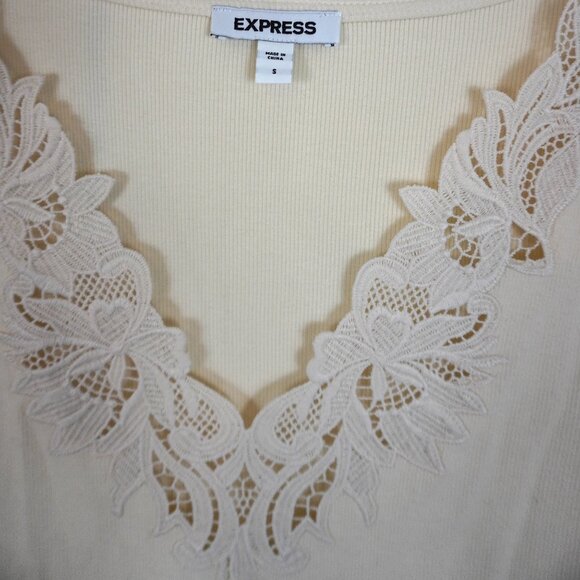 Express Ribbed Lace-Trim V-Neck Long Sleeve - Picture 7 of 8